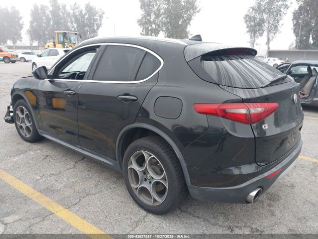 2018 ALFA ROMEO STELVIO ZASFAKBN0J7B72184 Photo 2