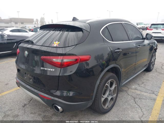 2018 ALFA ROMEO STELVIO ZASFAKBN0J7B72184 Photo 3