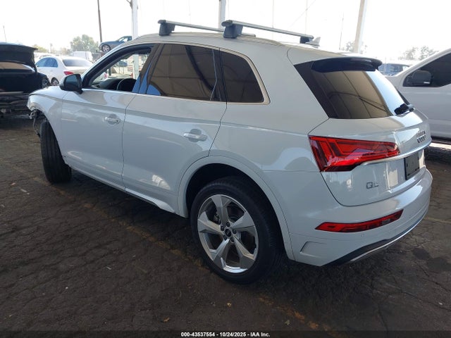 2021 AUDI Q5 WA1BAAFY4M2130893 Photo 2