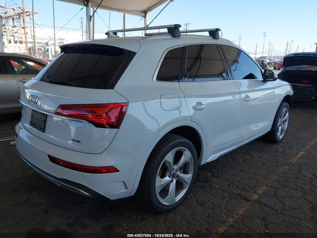 2021 AUDI Q5 WA1BAAFY4M2130893 Photo 3