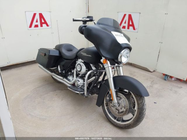 2011 HARLEY-DAVIDSON FLHX 1HD1KB413BB672458