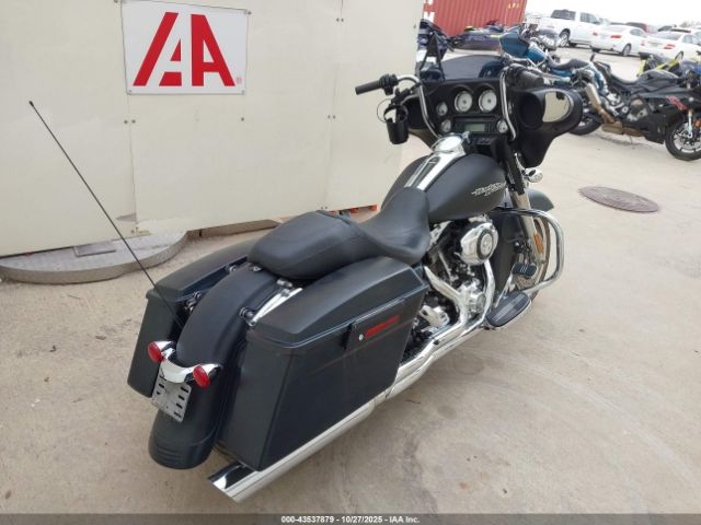 2011 HARLEY-DAVIDSON FLHX 1HD1KB413BB672458 Photo 3