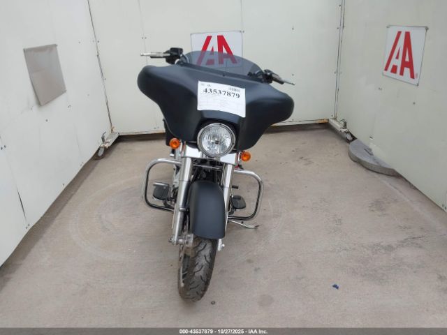 2011 HARLEY-DAVIDSON FLHX 1HD1KB413BB672458 Photo 4