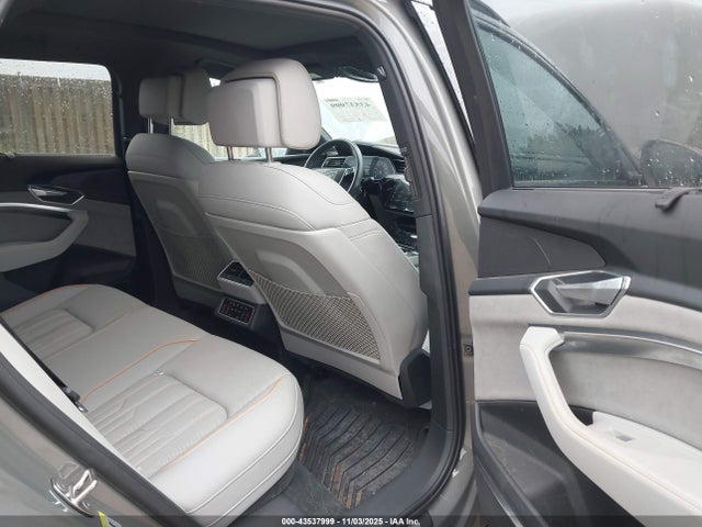 2023 AUDI E-TRON WA1VABGE5PB024531 Photo 7