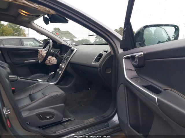 2017 VOLVO XC60 YV440MDR7H2027582 Photo 4