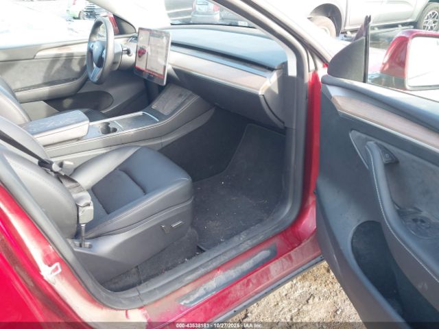 2024 TESLA MODEL Y 7SAYGDED7RF041311 Photo 4