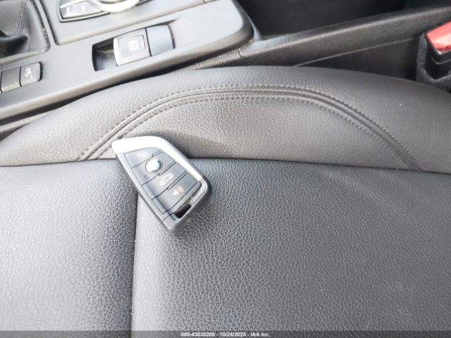 2021 BMW X1 WBXJG9C00M5T62583 Photo 10