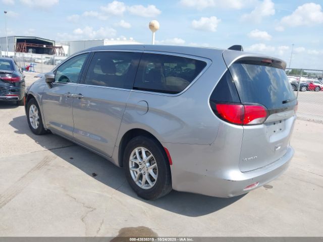 2021 CHRYSLER VOYAGER 2C4RC1CGXMR580270 Photo 2