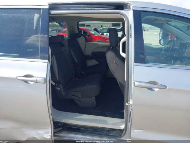 2021 CHRYSLER VOYAGER 2C4RC1CGXMR580270 Photo 7