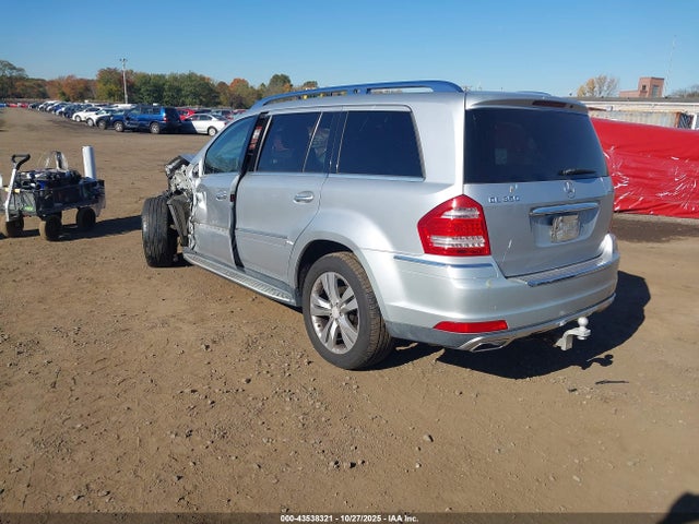 2011 MERCEDES-BENZ GL 350 BLUETEC 4JGBF2FE7BA692966 Photo 2