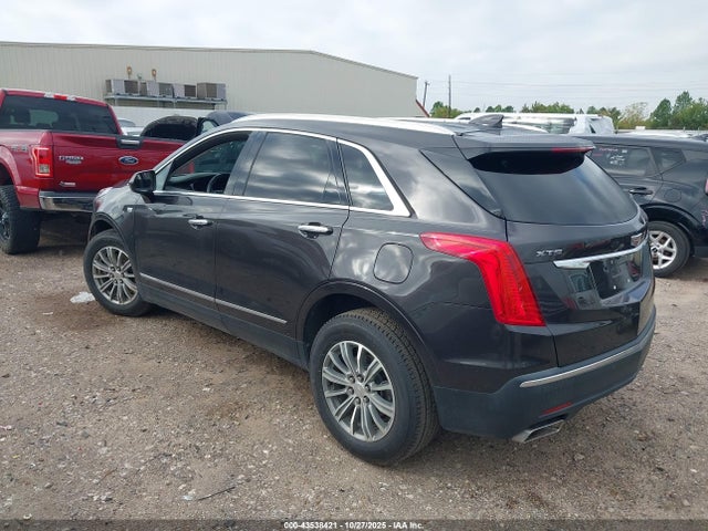 2017 CADILLAC XT5 1GYKNBRS4HZ271638 Photo 2