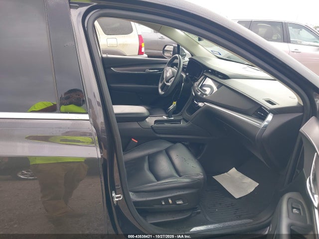 2017 CADILLAC XT5 1GYKNBRS4HZ271638 Photo 4