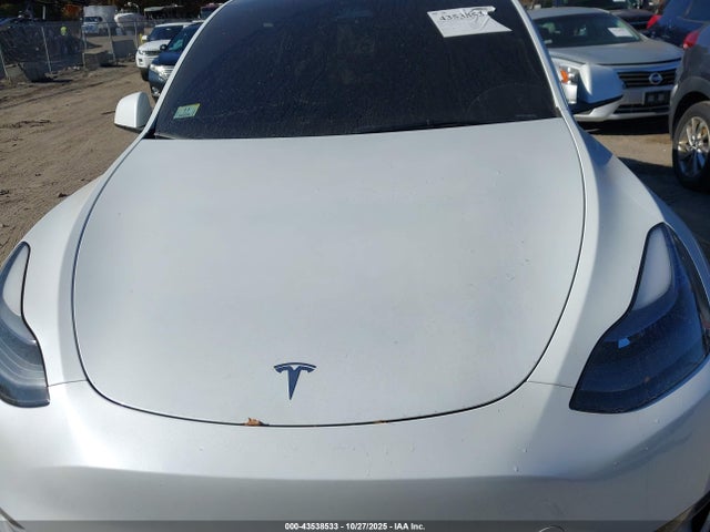 2024 TESLA MODEL Y 7SAYGDEF2RA253838 Photo 9