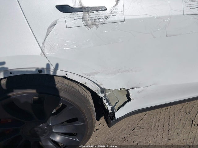 2024 TESLA MODEL Y 7SAYGDEF2RA253838 Photo 5