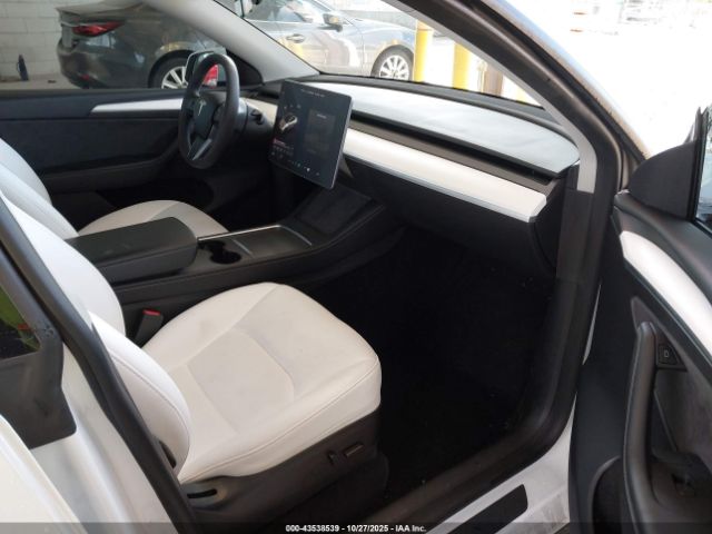 2023 TESLA MODEL Y 7SAYGAEE0PF641138 Photo 4