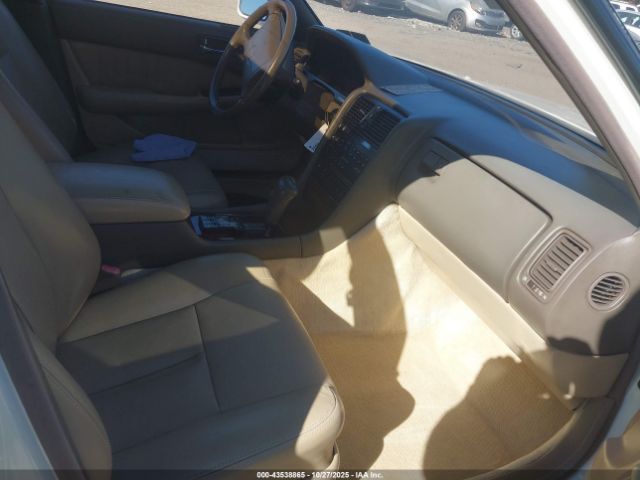 1990 LEXUS LS JT8UF11E7L0000953 Photo 4