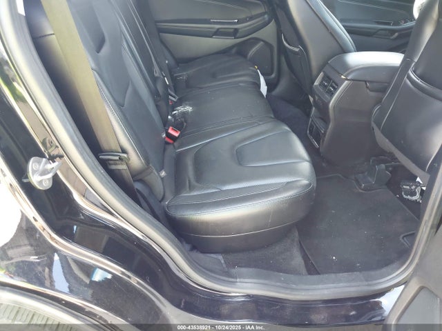 2FMPK3K97JBB19875 Ford Edge Titanium