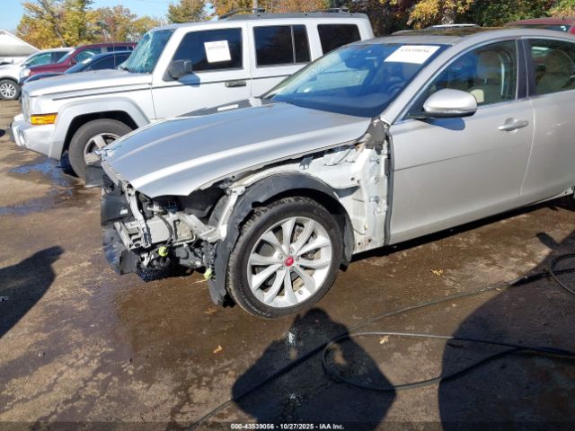 2017 JAGUAR XF SAJBD4BN2HCY32366 Photo 5