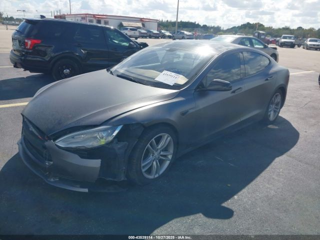 2013 TESLA MODEL S 5YJSA1AG0DFP08215 Photo 1