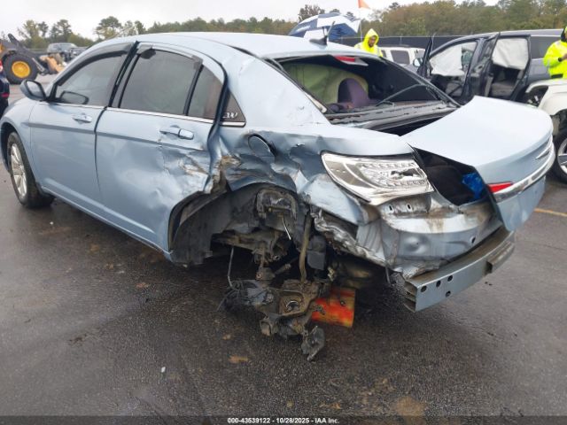 2013 CHRYSLER 200 1C3CCBBB4DN763389 Photo 2