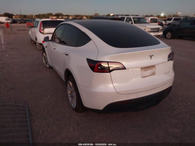 2022 TESLA MODEL Y 7SAYGDEE8NF357061 Photo 2