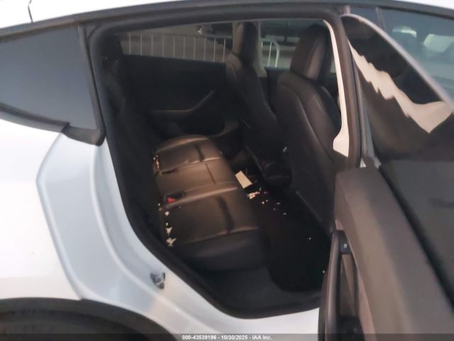 2022 TESLA MODEL Y 7SAYGDEE8NF357061 Photo 7