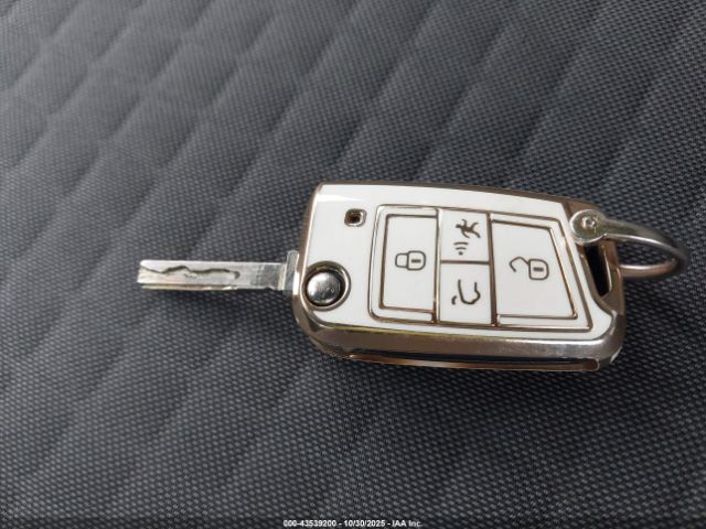 2018 VOLKSWAGEN TIGUAN 3VV0B7AX6JM120836 Photo 10