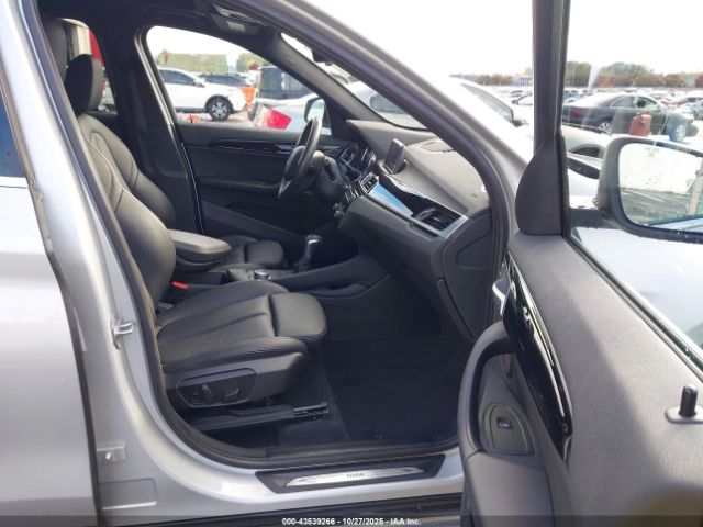 2019 BMW X1 WBXHT3C58K5L38659 Photo 4