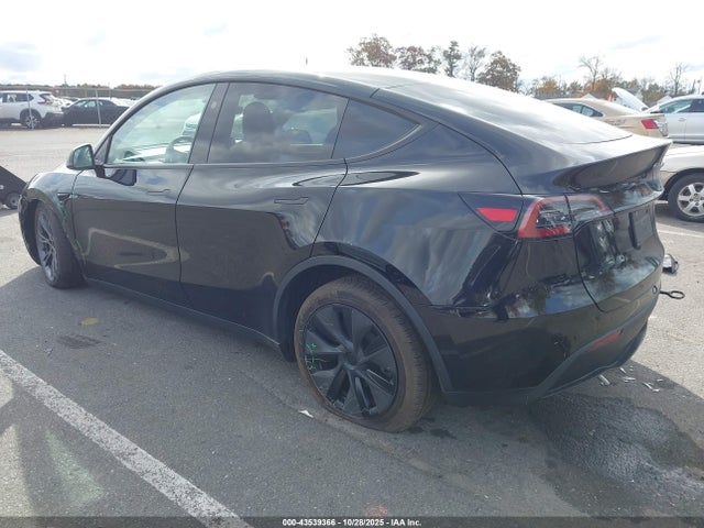 2025 TESLA MODEL Y 7SAYGDEE0SF287051 Photo 2