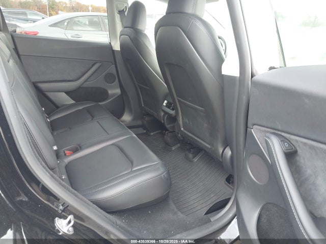 2025 TESLA MODEL Y 7SAYGDEE0SF287051 Photo 7