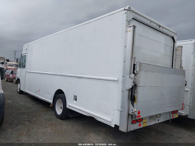 2015 FORD F-59 COMMERCIAL STRIPPED 1F66F5KY8F0A04043 Photo 2