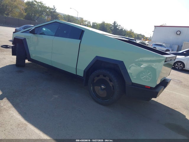 2024 TESLA CYBERTRUCK 7G2CEHEEXRA006446 Photo 2