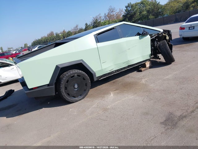 2024 TESLA CYBERTRUCK 7G2CEHEEXRA006446 Photo 3