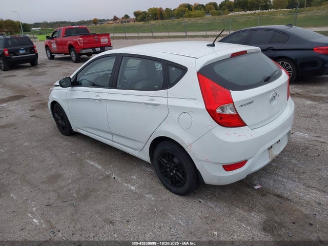 43539699 :رقم المزاد ، KMHCT5AE0FU199382 vin ، 2015 Hyundai Accent Gs مزاد بيع