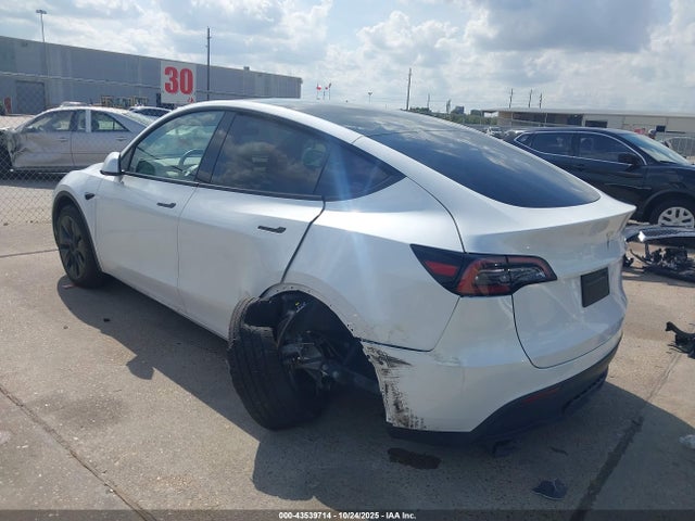 2024 TESLA MODEL Y 7SAYGDED2RF170346 Photo 2