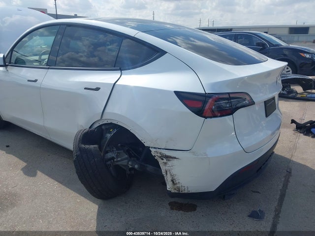2024 TESLA MODEL Y 7SAYGDED2RF170346 Photo 5