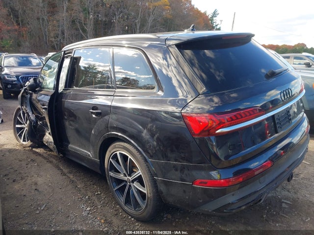 2021 AUDI Q7 WA1LXAF74MD019419 Photo 2