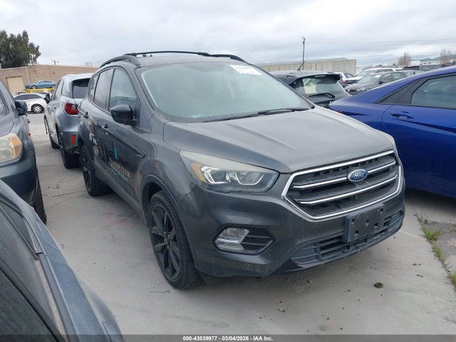 Ford ESCAPE SE 2017 1FMCU0GD7HUC27177 главное изображение