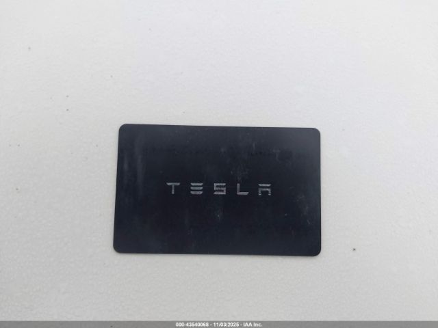 2021 TESLA MODEL Y 5YJYGDEE1MF160180 Photo 10