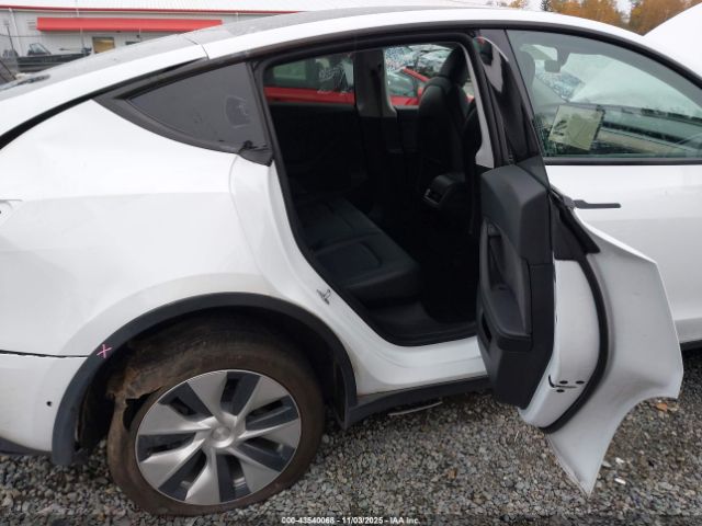 2021 TESLA MODEL Y 5YJYGDEE1MF160180 Photo 7