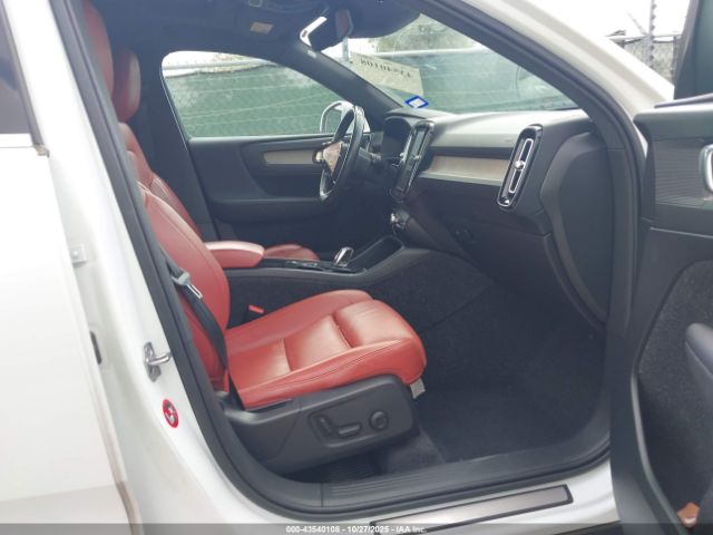 2019 VOLVO XC40 YV4AC2HL0K2059656 Photo 4