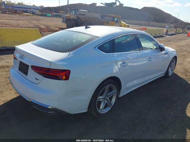 2021 AUDI A5 SPORTBACK WAUDACF53MA012952 Photo 3