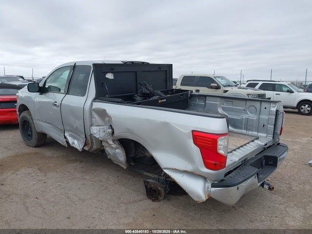 2018 NISSAN TITAN 1N6AA1C80JN504204 Photo 2