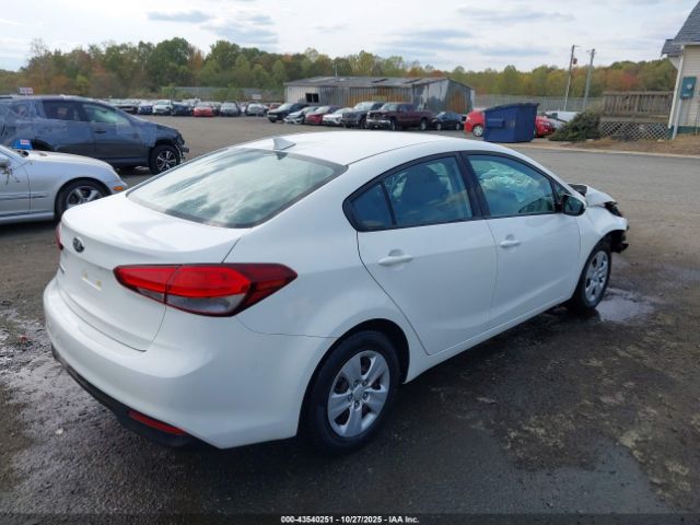 2017 KIA FORTE 3KPFK4A7XHE015468 Photo 3