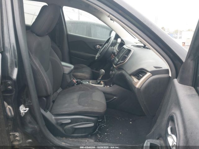 2016 JEEP CHEROKEE 1C4PJLCS3GW135944 Photo 4