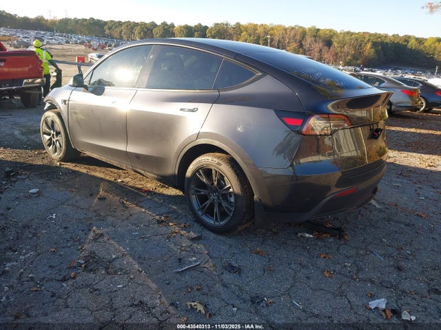2024 TESLA MODEL Y 7SAYGDEE5RA317488 Photo 2