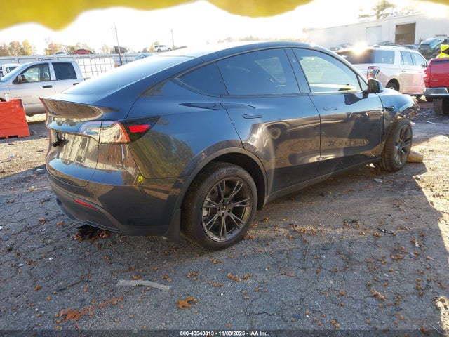 2024 TESLA MODEL Y 7SAYGDEE5RA317488 Photo 3