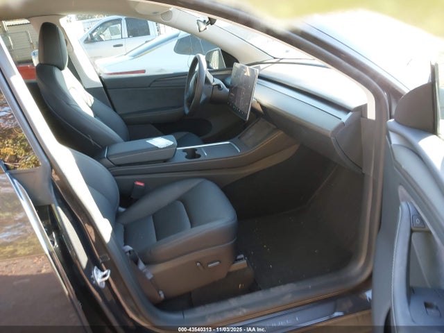 2024 TESLA MODEL Y 7SAYGDEE5RA317488 Photo 4