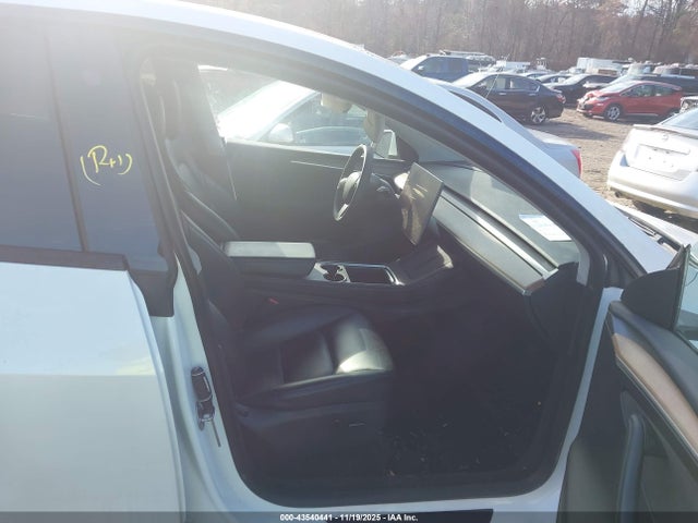 2023 TESLA MODEL Y 7SAYGDEE6PA080216 Photo 4