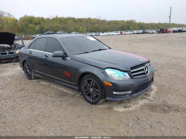 2014 MERCEDES-BENZ C 300 WDDGF8AB7ER322641
